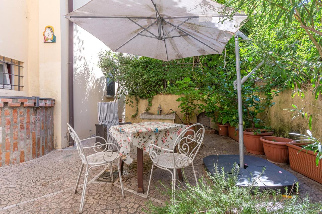 Pleasant Central Apartment With Garden Bologna Luaran gambar